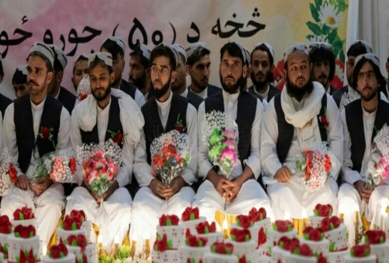 50 couples marry in Afghanistan