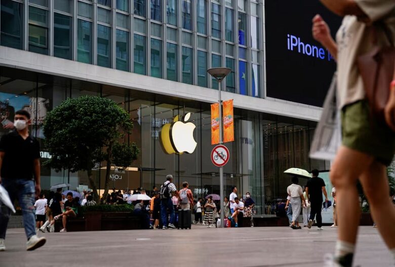 Apple pulls WhatsApp, Threads from China app store