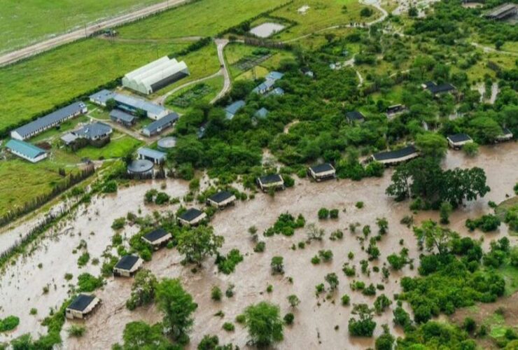 Tourists Floods Kenya