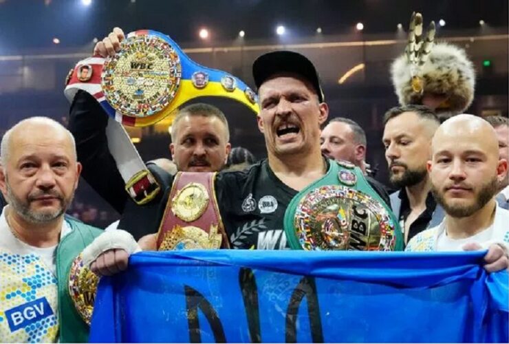 Ukrainian boxer Oleksandr Usyk defeats Tyson Fury