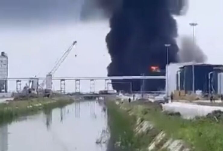 Fire Dangote Refinery