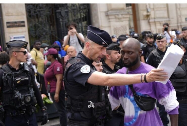 France evicts migrants the homeless out of Paris for Olympics