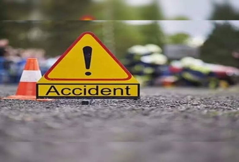 Two bus accidents claim 35 lives