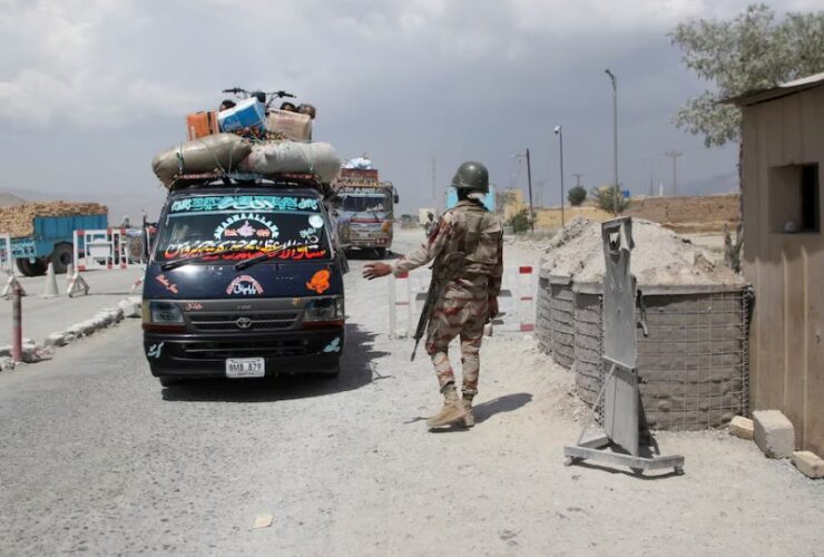 Pakistani forces kill 37 insurgents