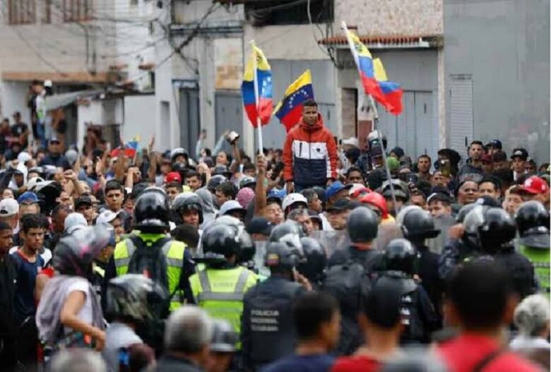 Thousands rally in Venezuela dispute Maduro's contested election victory