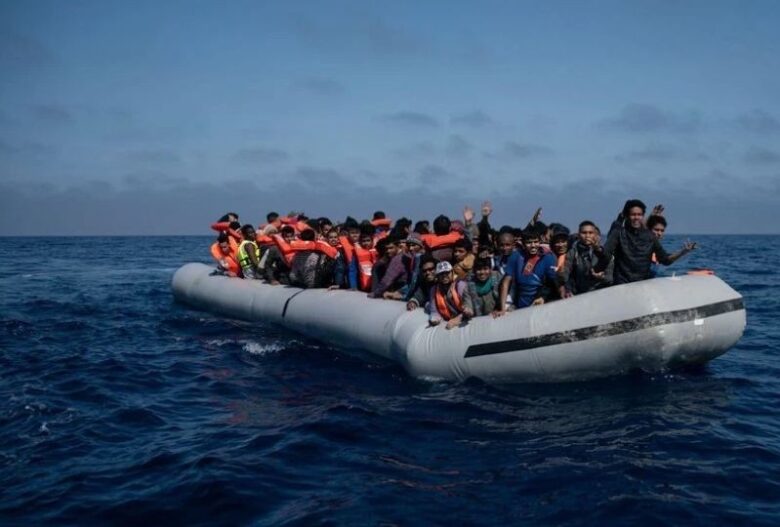 Migrants boat capsizes