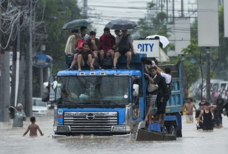 Chinese cities suspend schools