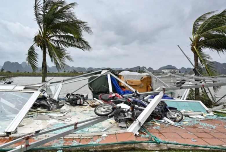 Nine die in Vietnam landslide