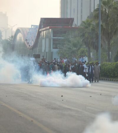 Over 80 Police injured in violent clashes with Imran Khan supporters as Protesters defy Ban in Pakistani capital